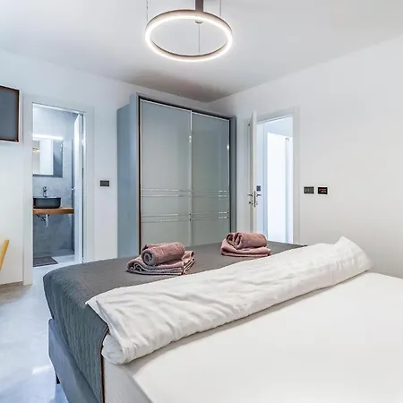 Holiday home 4 Bedroom Awesome In Fazana