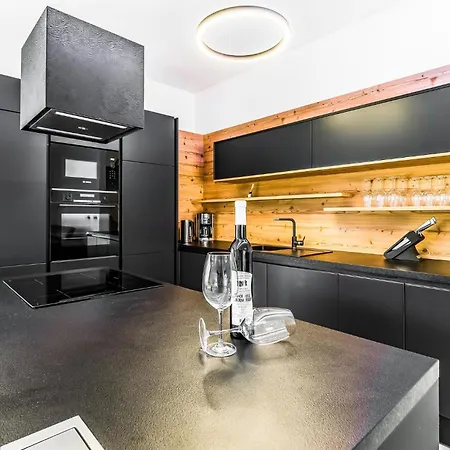 4 Bedroom Awesome In Prázdninový dům *