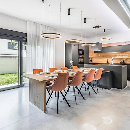 Holiday home 4 Bedroom Awesome In *