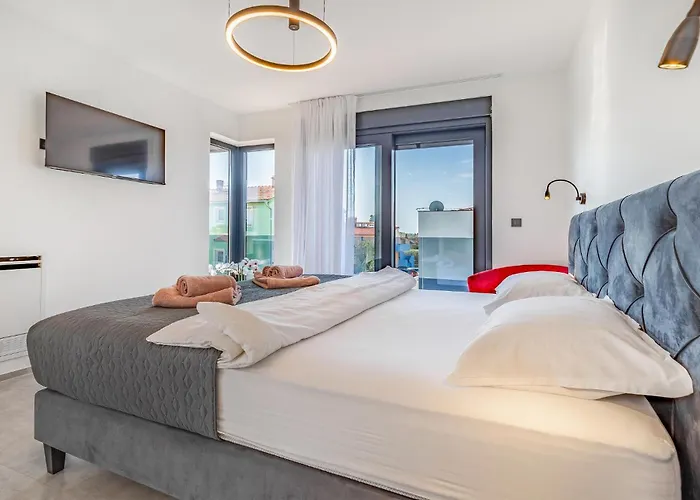 4 Bedroom Awesome In