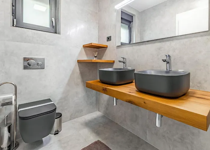 Nyaraló 4 Bedroom Awesome In