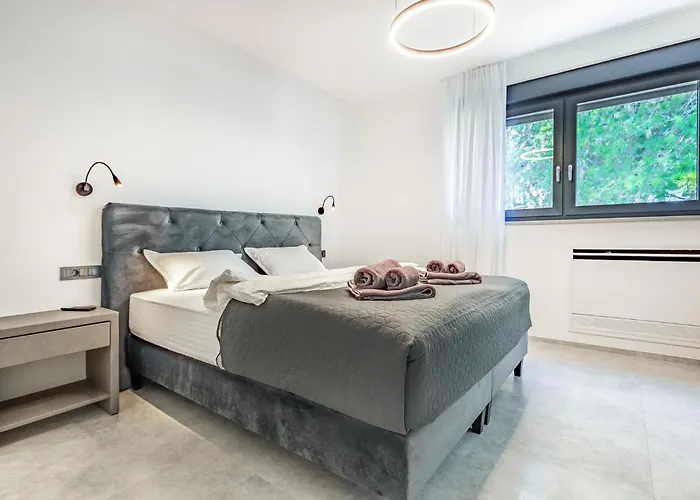 4 Bedroom Awesome In Nyaraló *