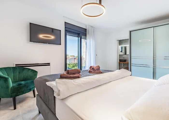 4 Bedroom Awesome In