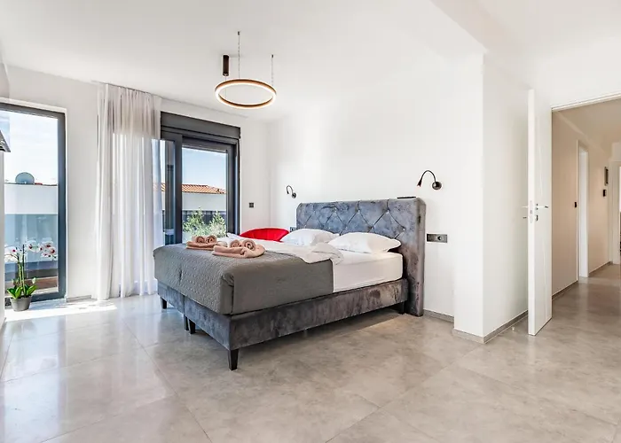 Nyaraló 4 Bedroom Awesome In *