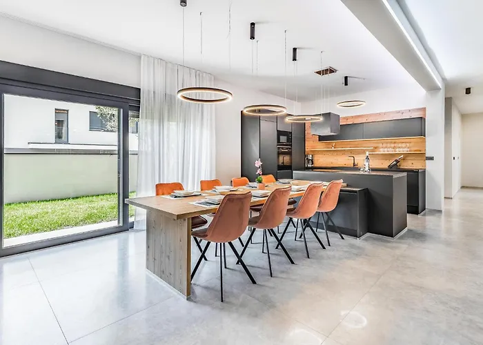 Nyaraló 4 Bedroom Awesome In *