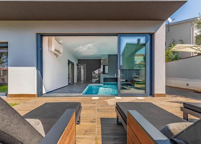 Nyaraló 4 Bedroom Awesome In