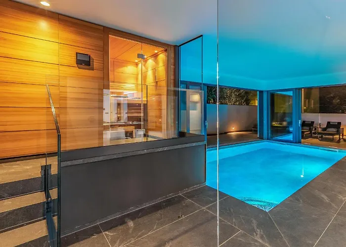 4 Bedroom Awesome In Fažana